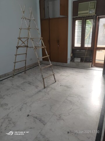 Room in 3 BHK Builder Floor at Pragya Kunj  Apartments, Greater Kailash I – for Rent