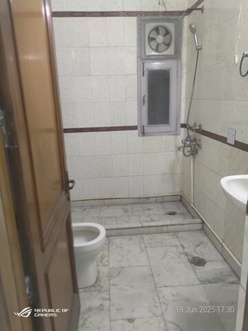 Bathroom in 3 BHK Builder Floor at Suraksha RWA Flats, Kalkaji – for Rent