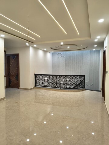 Bedroom in 6+ BHK Independent House at Gomti Nagar – for Sale