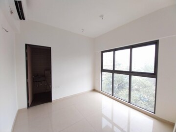 Room in 3 BHK Apartment at Lodha Vista, Lower Parel – for Sale