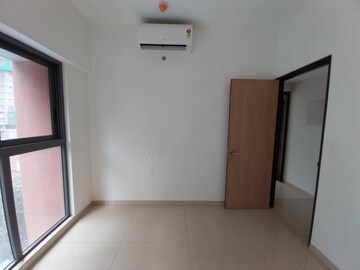 Room in 3 BHK Apartment at Lodha Vista, Lower Parel – for Sale