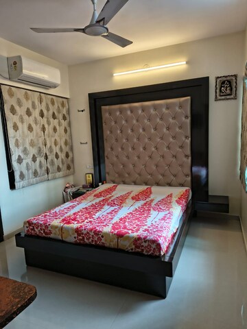 Bedroom in 2 BHK Apartment at Courtyard by Narang Realty and The Wadhwa Group, Pokhran Road No Two – for Rent