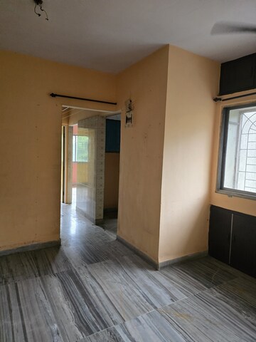 Room in 2 BHK Apartment at Rajnigandha CHS Vasant Vihar, Vasant Vihar – for Rent