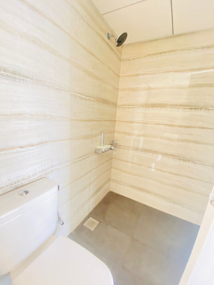 Bathroom, kumar-palmsprings 3 Bedroom 1100 Sq.Ft. Apartment In Undri Pune 8947908