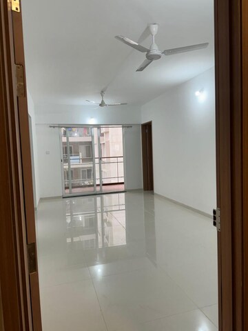 Room in 2.5 BHK Apartment at Greenfield Society, Hadapsar – for Rent