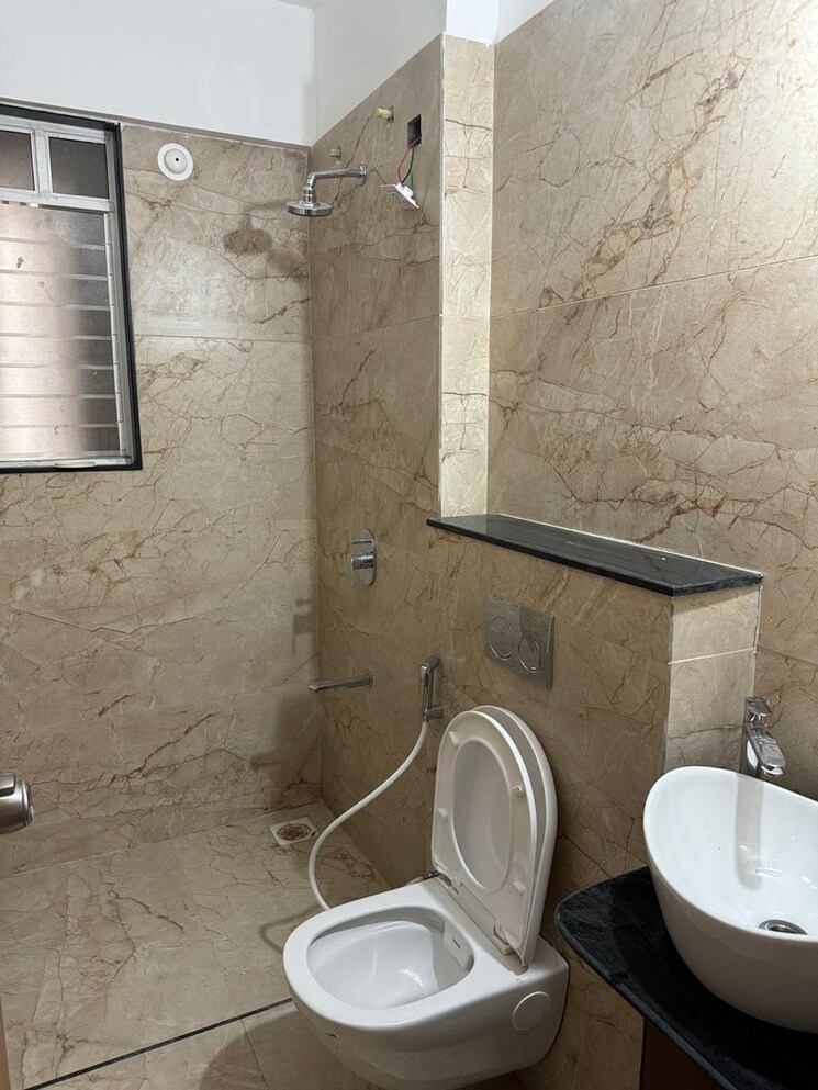 Bathroom, greenfield-society 2.5 Bedroom 750 Sq.Ft. Apartment In Hadapsar Pune 8947914