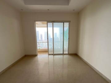 Room in 3 BHK Apartment at Indiabulls Sky Forest, Lower Parel – for Sale