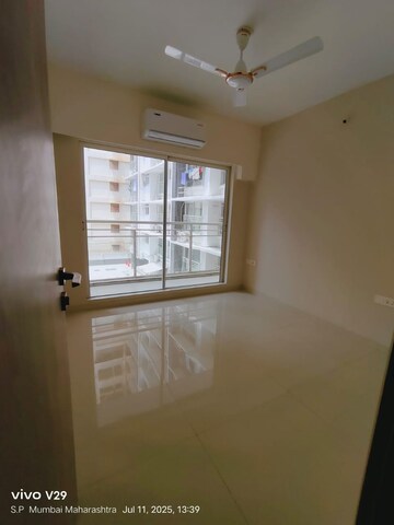 Room in 2 BHK Apartment at Sugee Atharva, Prabhadevi – for Rent