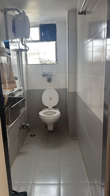 Master Bedroom in 1 BHK Apartment at Juhu Abhishek Chs Ltd, Andheri West – for Rent