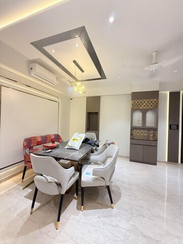 Team Area in 3 BHK Apartment at Lodha The Park, Worli – for Sale