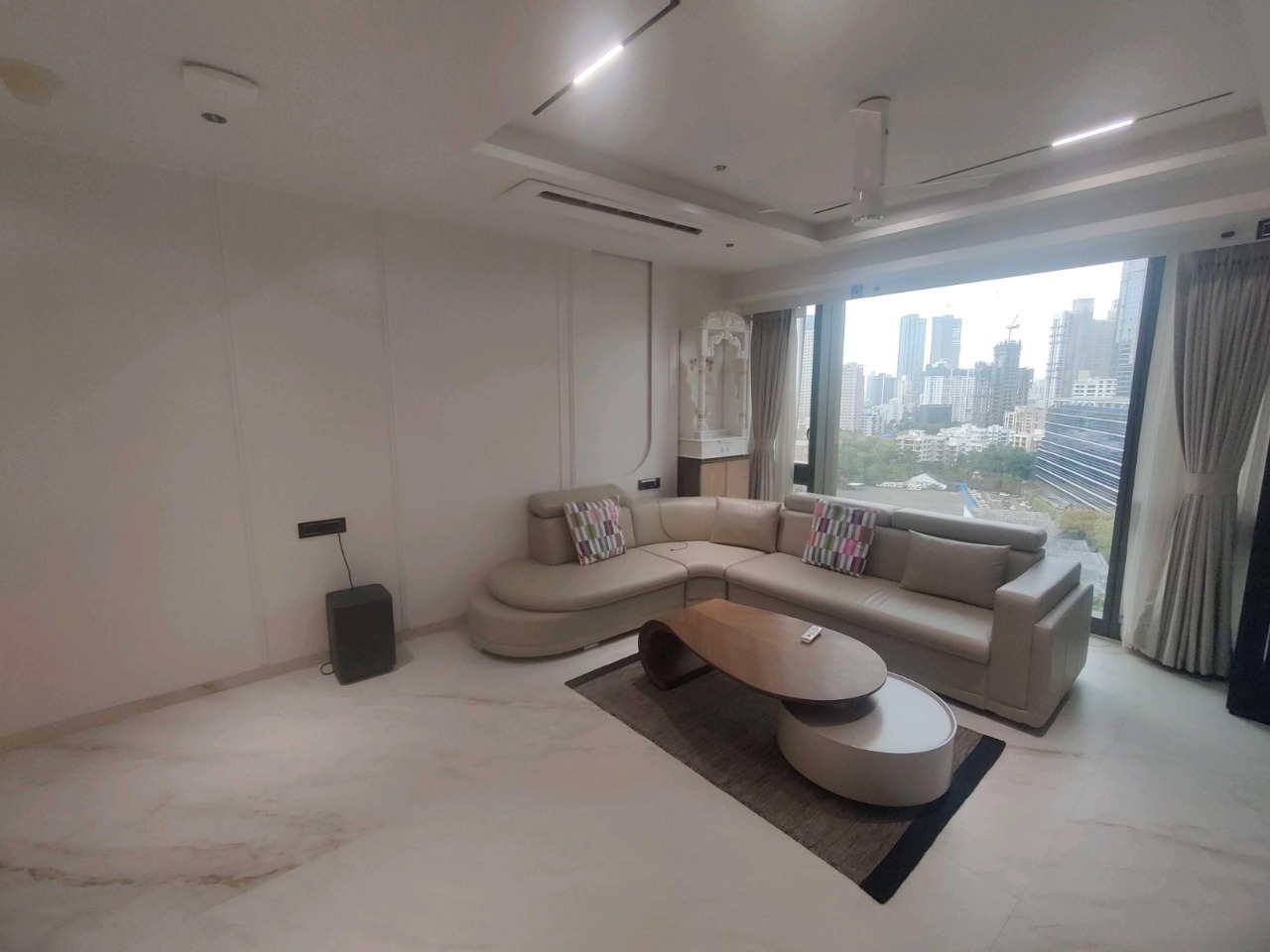 3 BHK + Servant Room Apartment For Sale in Lodha Trump Tower