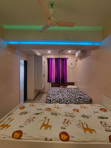 Bedroom in 2 BHK Apartment at Andheri West – for Rent