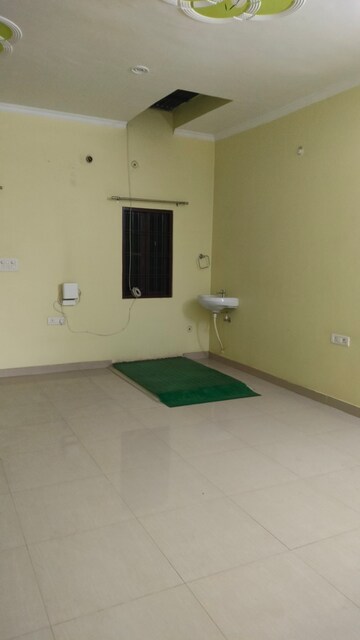 Room in 2 BHK Independent House at Indira Nagar – for Rent