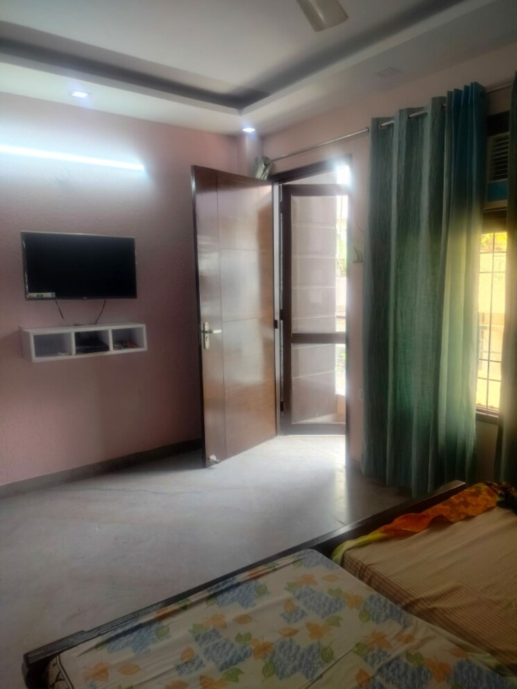Room, bali nagar 2.5 Bedroom 1000 Sq.Ft. Builder Floor In Bali Nagar Delhi 8947972