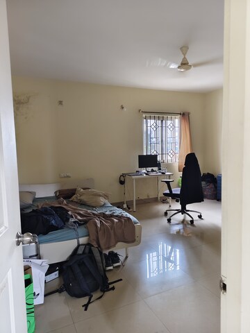 Master Bedroom in 3 BHK Apartment at Halasuru – for Rent