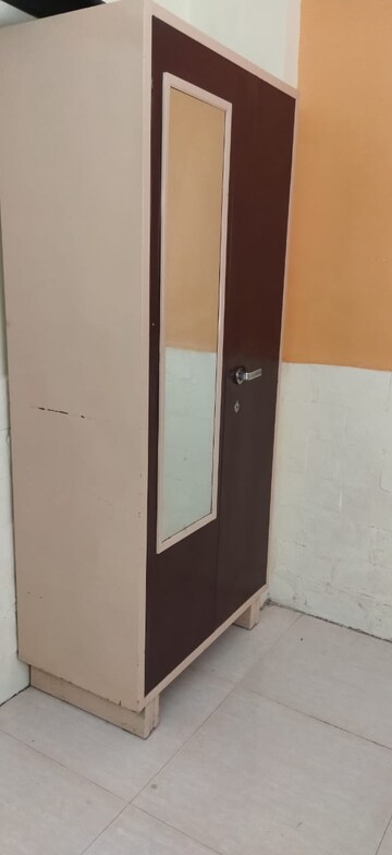 Furnished Amenities in 2 BHK Apartment at Green Fields Apartment, Andheri East – for Rent