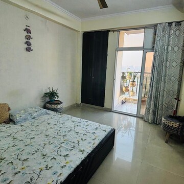 Room in 2 BHK Apartment at Nirala Aspire, Panchsheel Green – for Sale