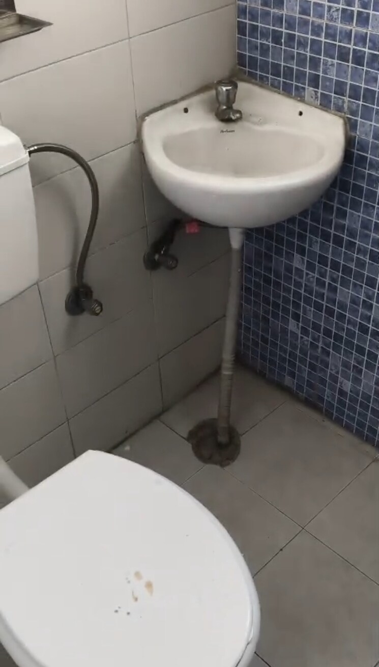 Bathroom, wave-aranyam-valley 4 Bedroom 287 Sq.Ft. Apartment In Sector 2 Wave City Ghaziabad 8948002