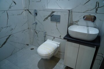Bathroom in 1 BHK Apartment at Nabha – for Rent
