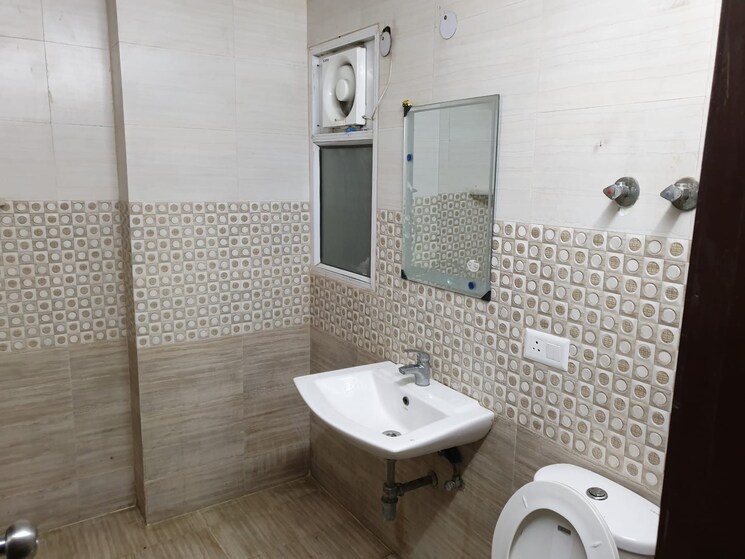Bathroom, gaur-city-2-10th-avenue 2 Bedroom 1175 Sq.Ft. Apartment In Sector 16c Greater Noida Greater Noida 8947982