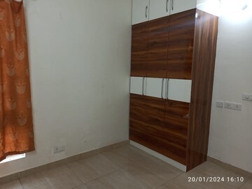 2 BHK Apartment For Rent in Gaur City 2 - 10th Avenue, Sector 16c Greater Noida