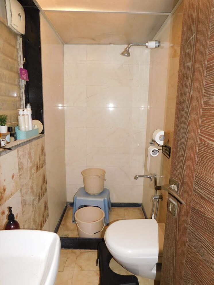 Bathroom, andheri west 2 Bedroom 770 Sq.Ft. Apartment In Andheri West Mumbai 8947989