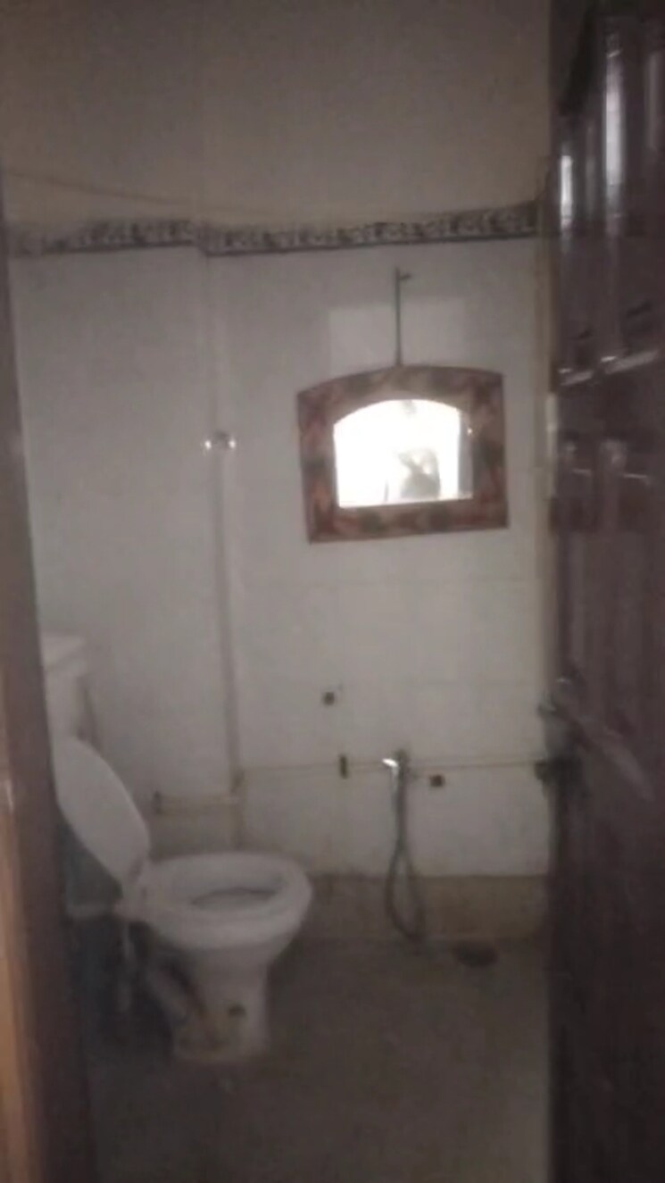 Bathroom, kishangarh 2 Bedroom 850 Sq.Ft. Builder Floor In Kishangarh Delhi 8947995