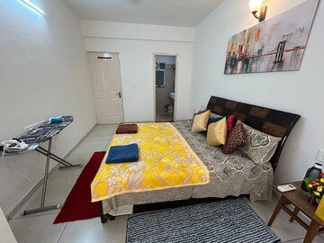 Room in 3 BHK Apartment at International Airport Road – for Rent