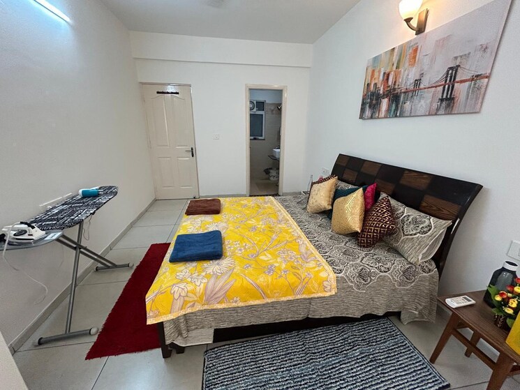 Room, international airport road 3 Bedroom 2250 Sq.Ft. Apartment In International Airport Road Zirakpur 8947997