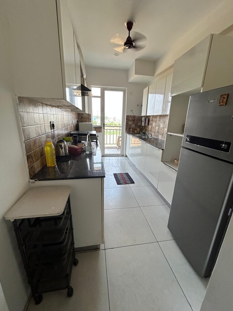 Kitchen, international airport road 3 Bedroom 2250 Sq.Ft. Apartment In International Airport Road Zirakpur 8947997