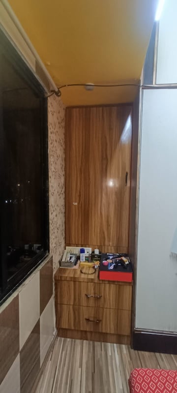 Furnished Amenities in 1 BHK Apartment at Green Fields Apartment, Andheri East – for Rent