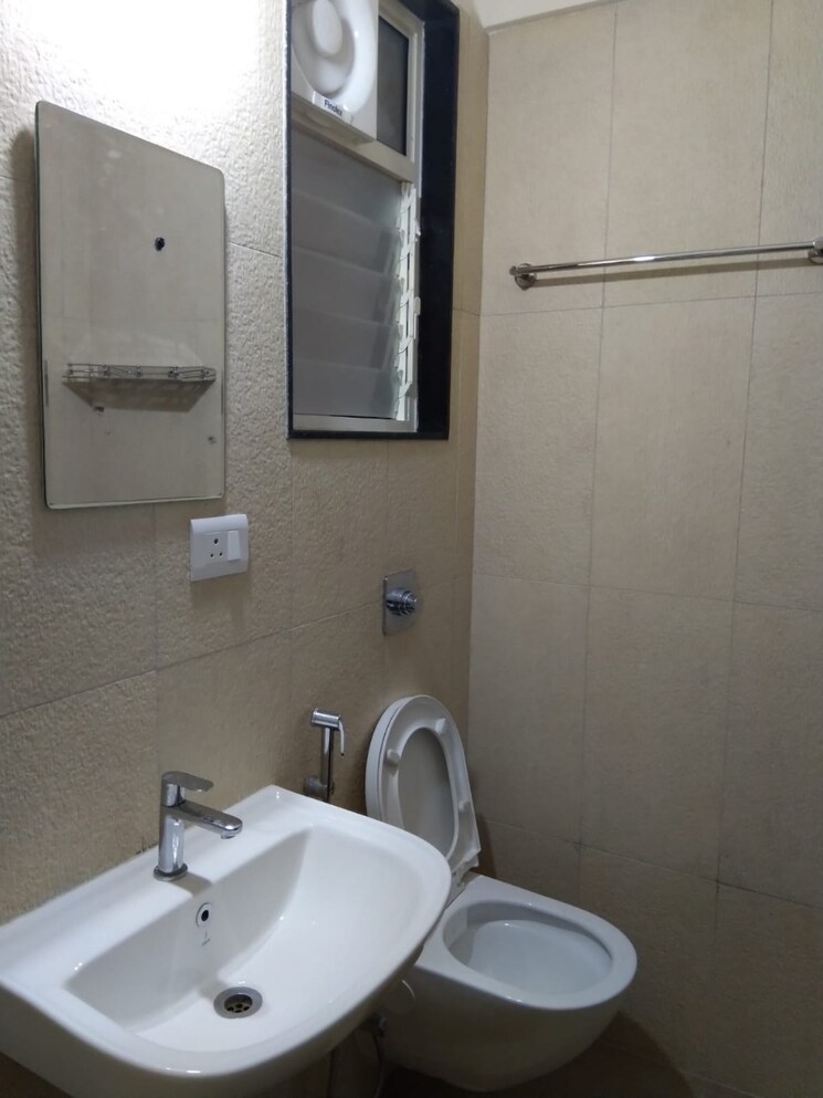 Bathroom, vj-yashone-infinitee 2 Bedroom 663 Sq.Ft. Apartment In Tathawade Pune 8947998