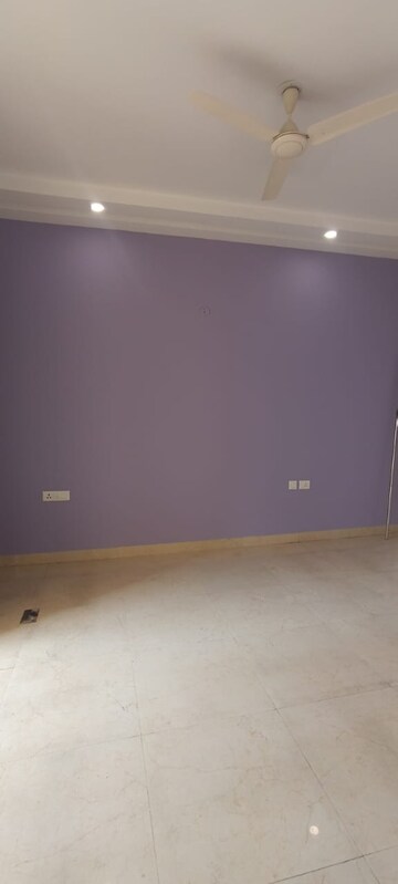 Room in 3 BHK Apartment at Civitech Stadia, Sector 79 – for Rent