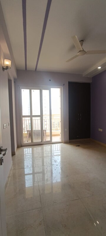Room in 3 BHK Apartment at Civitech Stadia, Sector 79 – for Rent