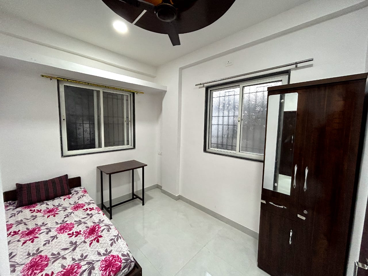 1 BHK Independent House For Rent in Samarth Building