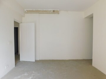 Master Bedroom in 2.5 BHK Apartment at Supertech Cape Town, Sector 74 – for Rent
