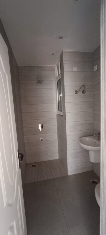 Bathroom in 3 BHK Apartment at GHB Splande, Patiala Road – for Rent