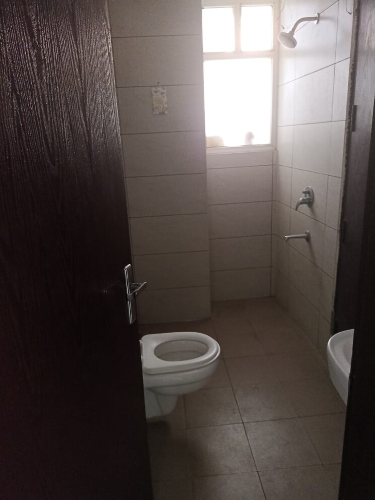 Bathroom, motia-citi-royal-business-park 3 Bedroom 1460 Sq.Ft. Apartment In Ambala Highway Zirakpur 8948038