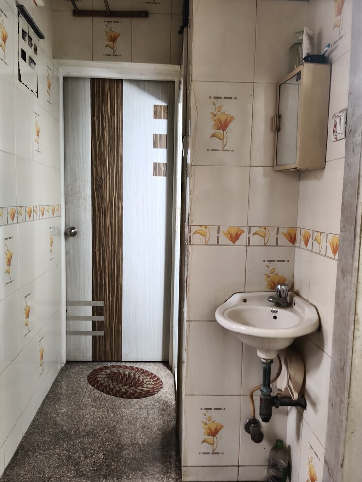Bathroom, santacruz east Pg For Boys In Santacruz East 8948045