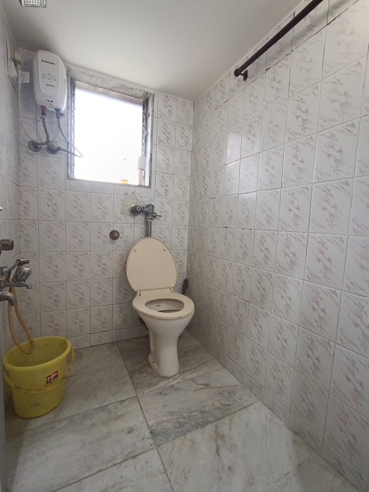 Bathroom, ic colony 1 Bedroom 550 Sq.Ft. Apartment In Ic Colony Mumbai 8948056