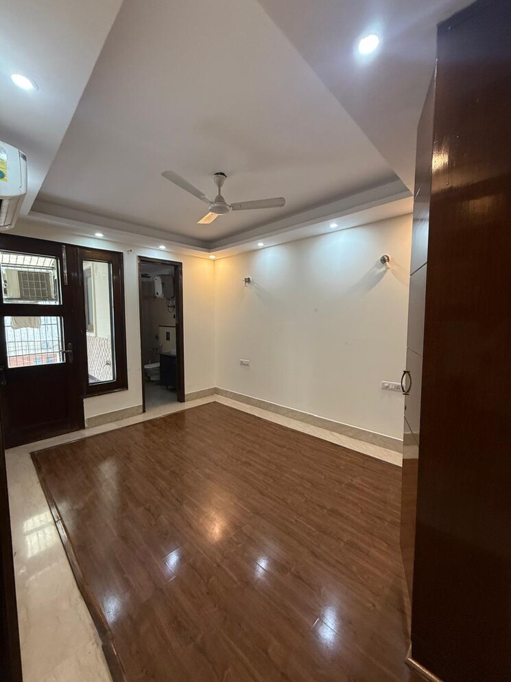 Living Room, kalkaji 3 Bedroom 200 Sq.Yd. Builder Floor In Kalkaji Delhi 8948060