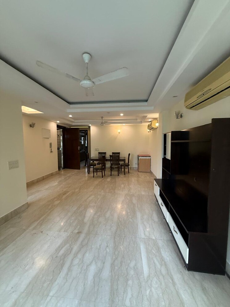 Bedroom, kalkaji 3 Bedroom 200 Sq.Yd. Builder Floor In Kalkaji Delhi 8948060