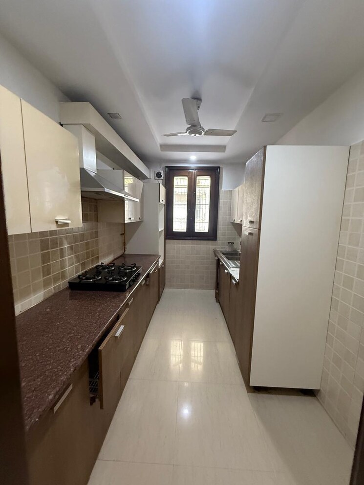 Kitchen, kalkaji 3 Bedroom 200 Sq.Yd. Builder Floor In Kalkaji Delhi 8948060