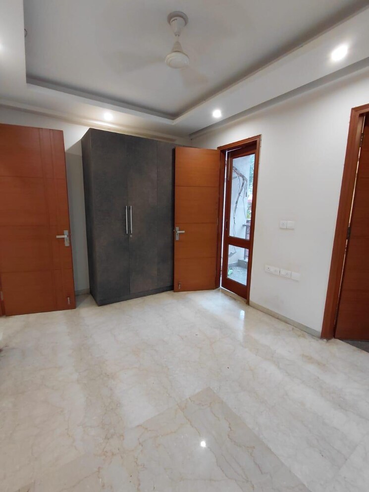 Room, kalkaji 2 Bedroom 100 Sq.Yd. Builder Floor In Kalkaji Delhi 8948063