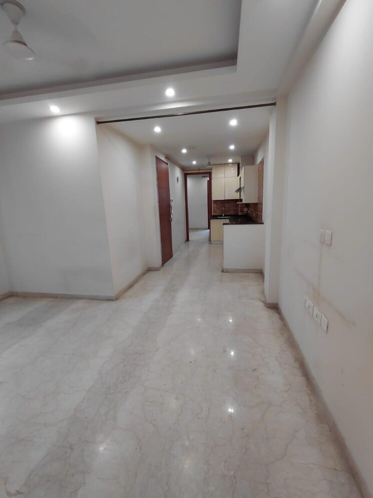 Room, kalkaji 2 Bedroom 100 Sq.Yd. Builder Floor In Kalkaji Delhi 8948063