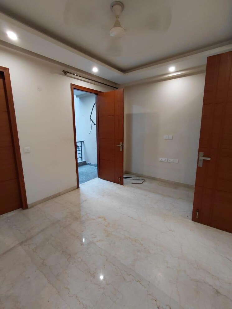 Room, kalkaji 2 Bedroom 100 Sq.Yd. Builder Floor In Kalkaji Delhi 8948063