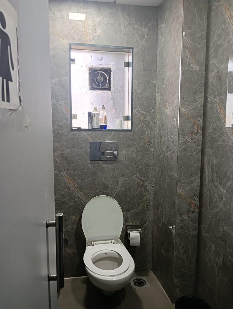 Washroom, mahape Commercial Warehouse 4300 Sq.Ft. In Mahape Navi Mumbai 8948070