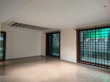 Room in 4 BHK Builder Floor at Vasant Vihar – for Rent