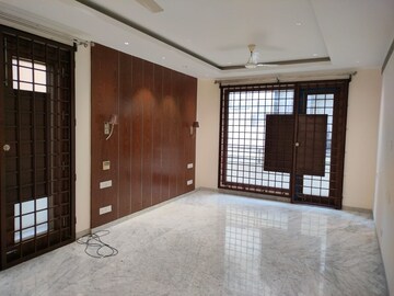 Room in 4 BHK Builder Floor at Vasant Vihar – for Rent