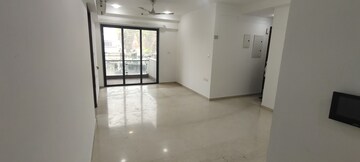 Room in 3 BHK Apartment at Shapoorji Pallonji Vicinia, Powai – for Rent